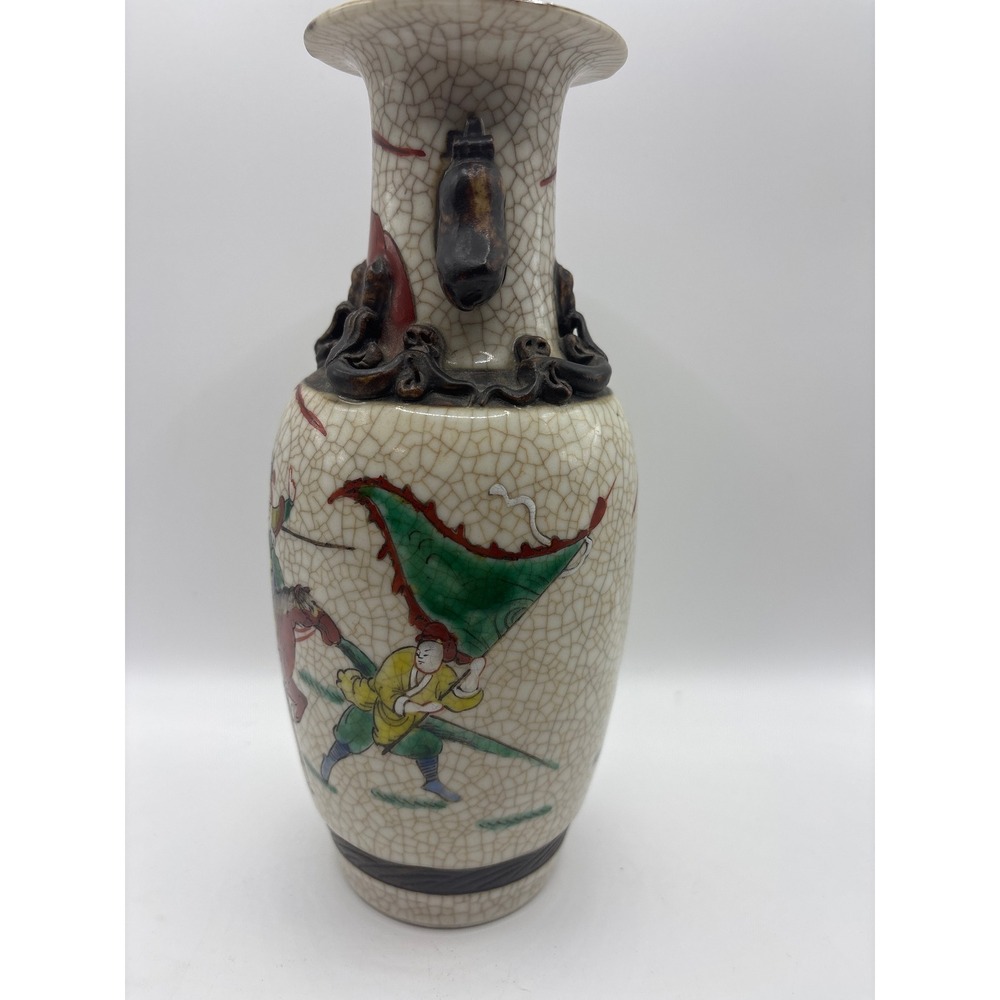 Vintage Chinese Crackle Glaze Porcelain Vase Warrior Battle Scene 8 Inch - Picture 2 of 8